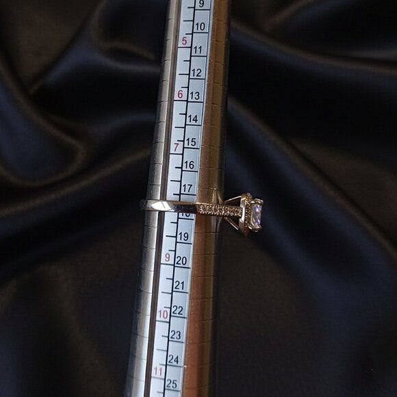 Silver Tone Simulated Moissanite Halo Engagement Promise Ring Size 8 NWOT - Picture 7 of 10